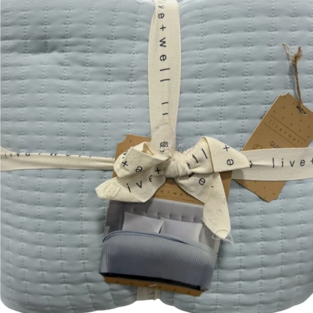 Live Well Powder Blue King Quilt 102”x90” NEW with Tags